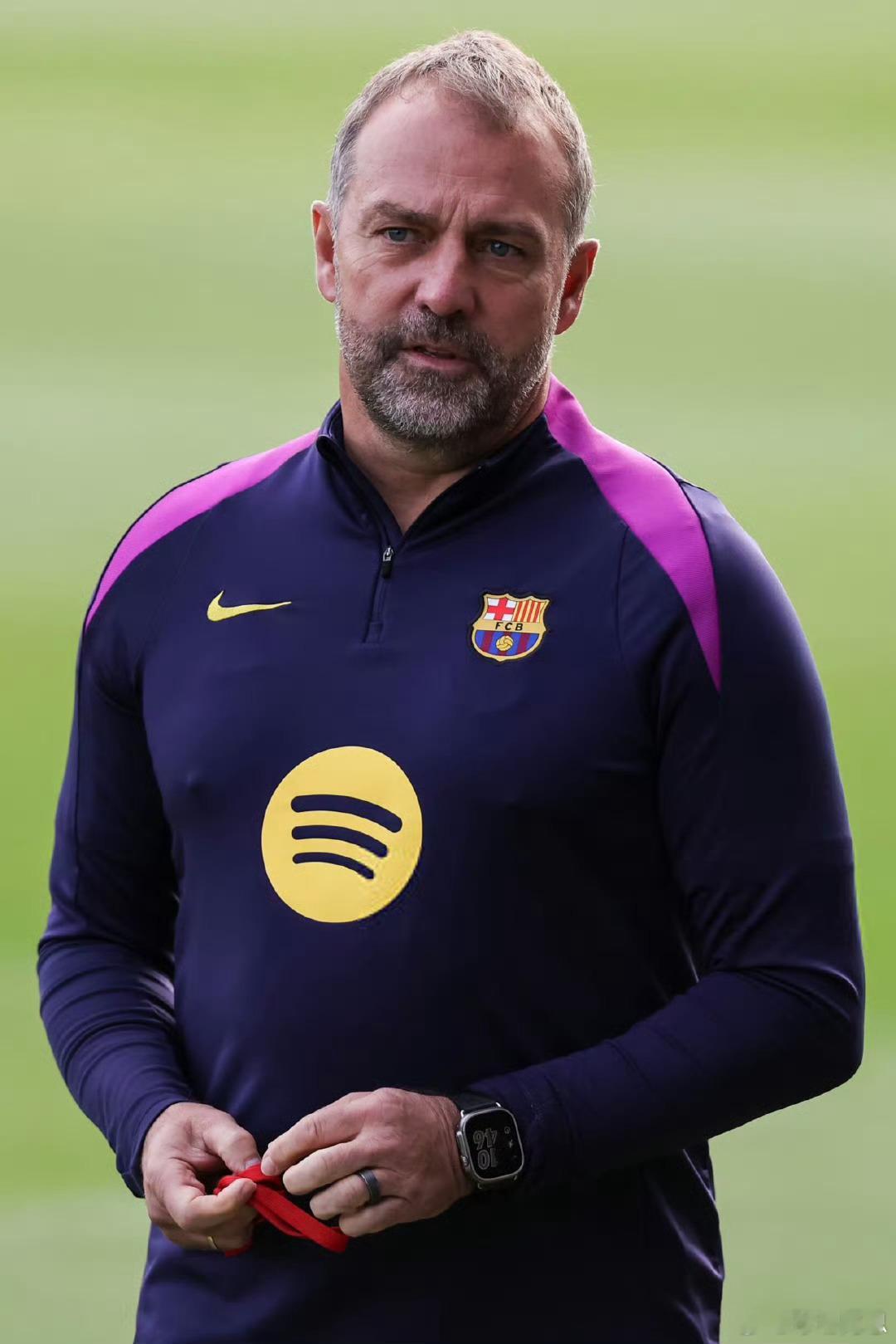 每体记者：弗里克正面临着“重建自己曾经建立的一切”的任务。在伯纳乌的失利并非灾难