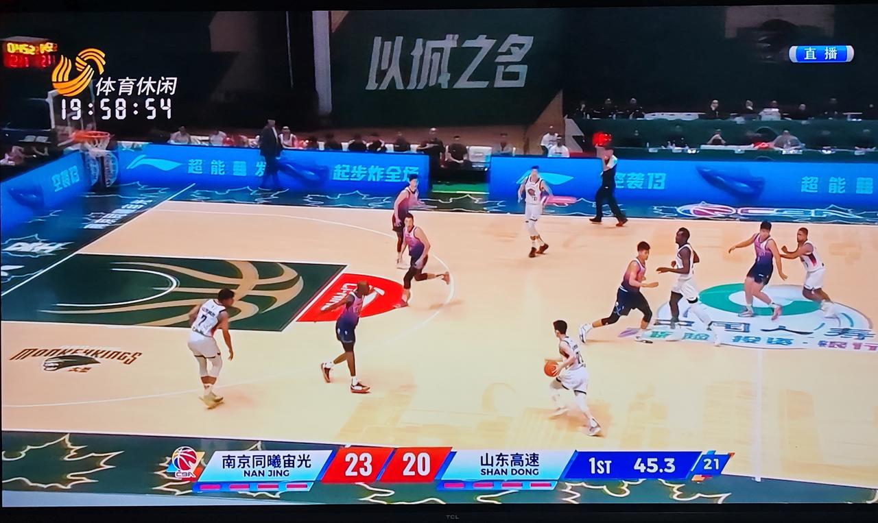 @豆包 山东高速男篮客战南京同曦男篮的比赛是山东高速男篮的本赛季第三场比赛。
第