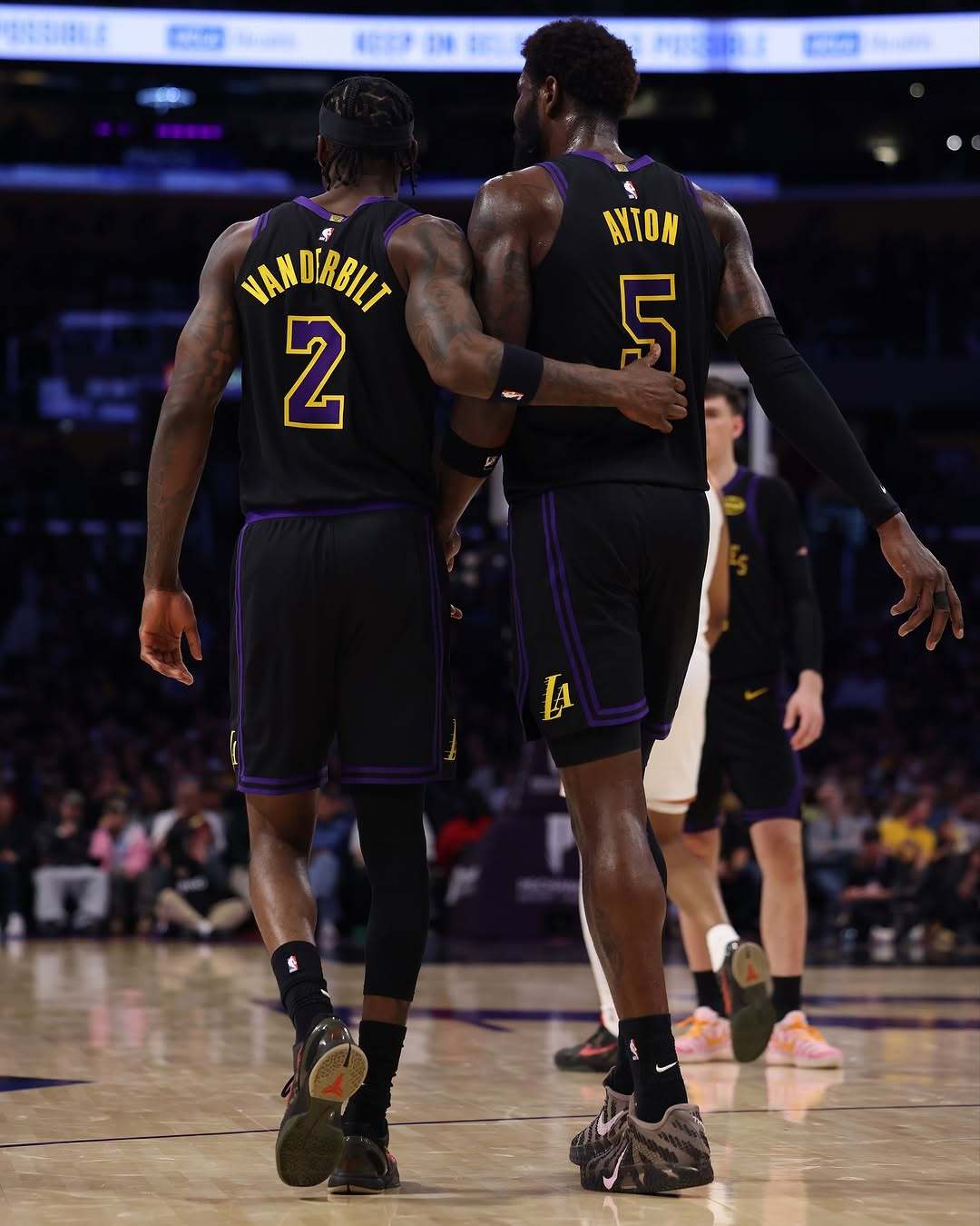 彪哥更新Ins动态回顾本赛季。海斯、艾顿、拉拉维亚现身评论区