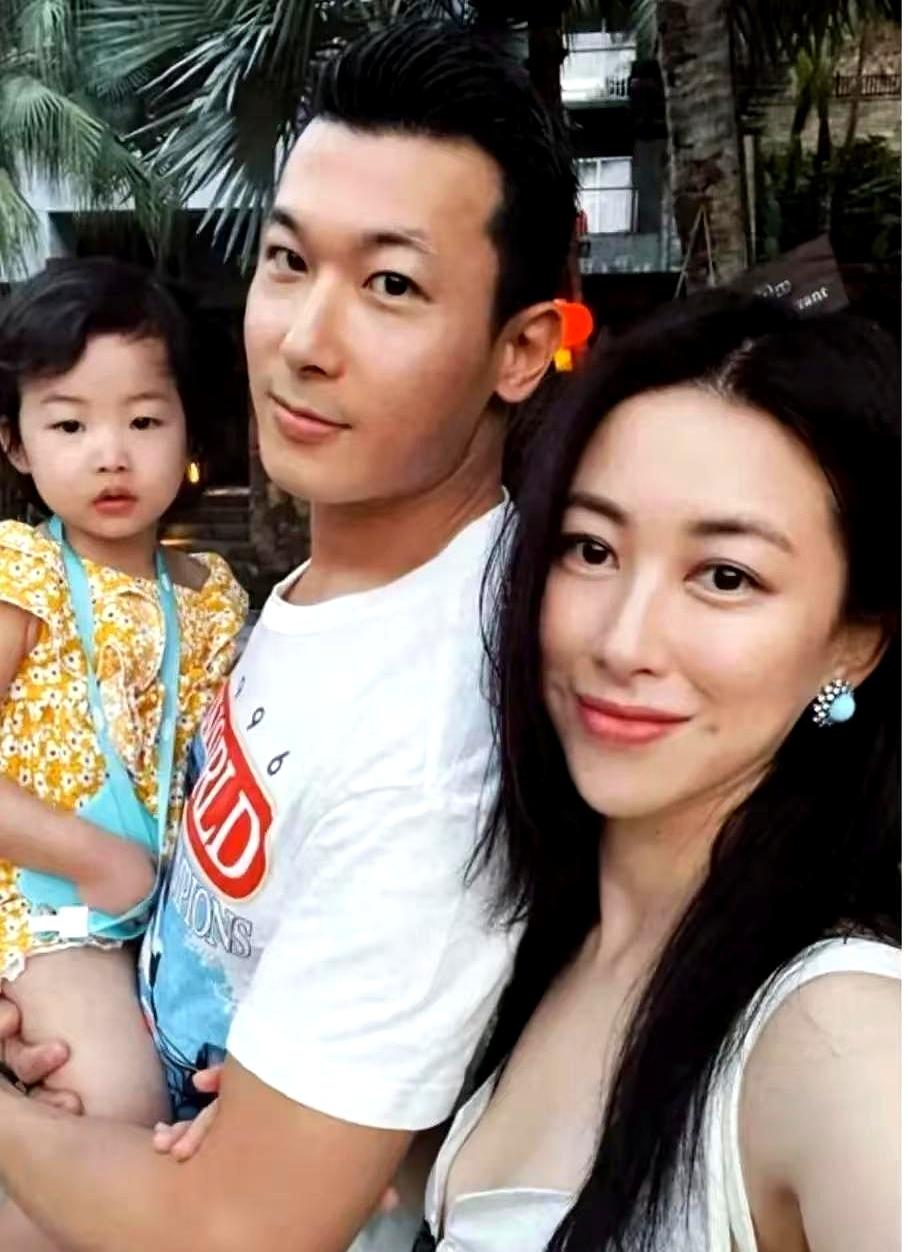 认识好多年才发现一个人好，这是什么神仙剧情？
朱珠聊起她和她家那位，原来俩人早年