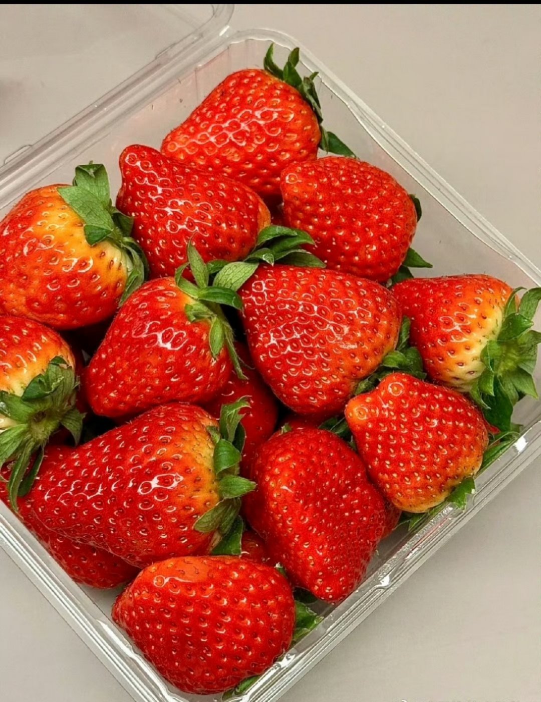 原来我们一直都低估草莓了但是现在有多少不是农药喂养出来的呢