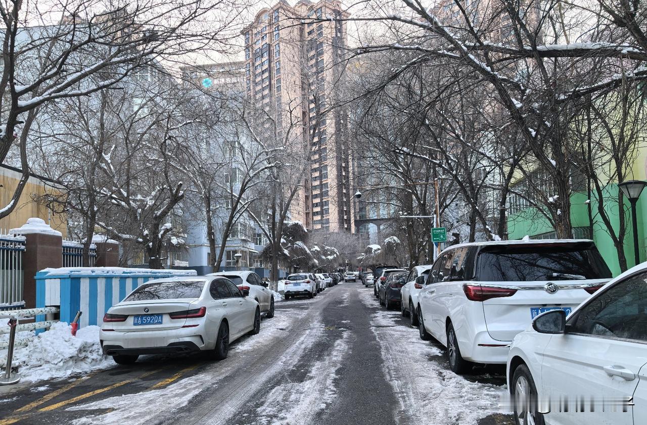 近两天小区居民群彻底热闹了，大家都在聊一件事：燃气改造又开始了～不少邻居纳闷：明