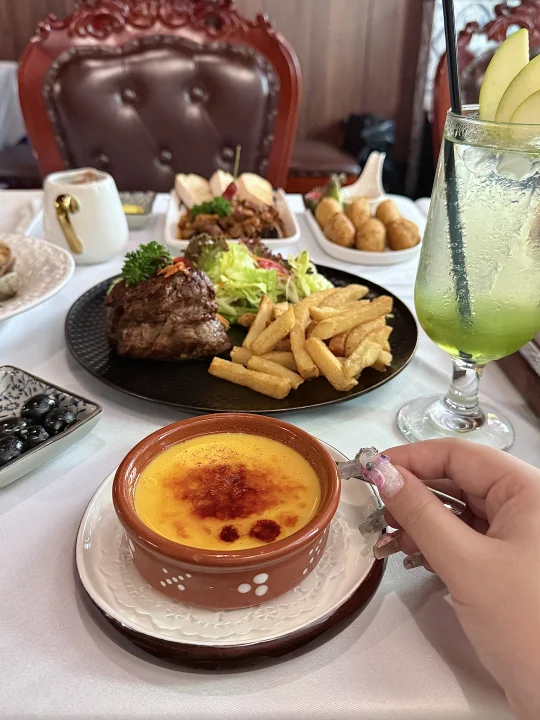 算了和你们这些来不了澳门的说不清楚。。。