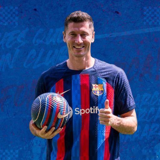 西甲豪门巴萨的锋线支柱莱万，未来命运悬而未决，留队还是离队，暂时没有明确结果。历