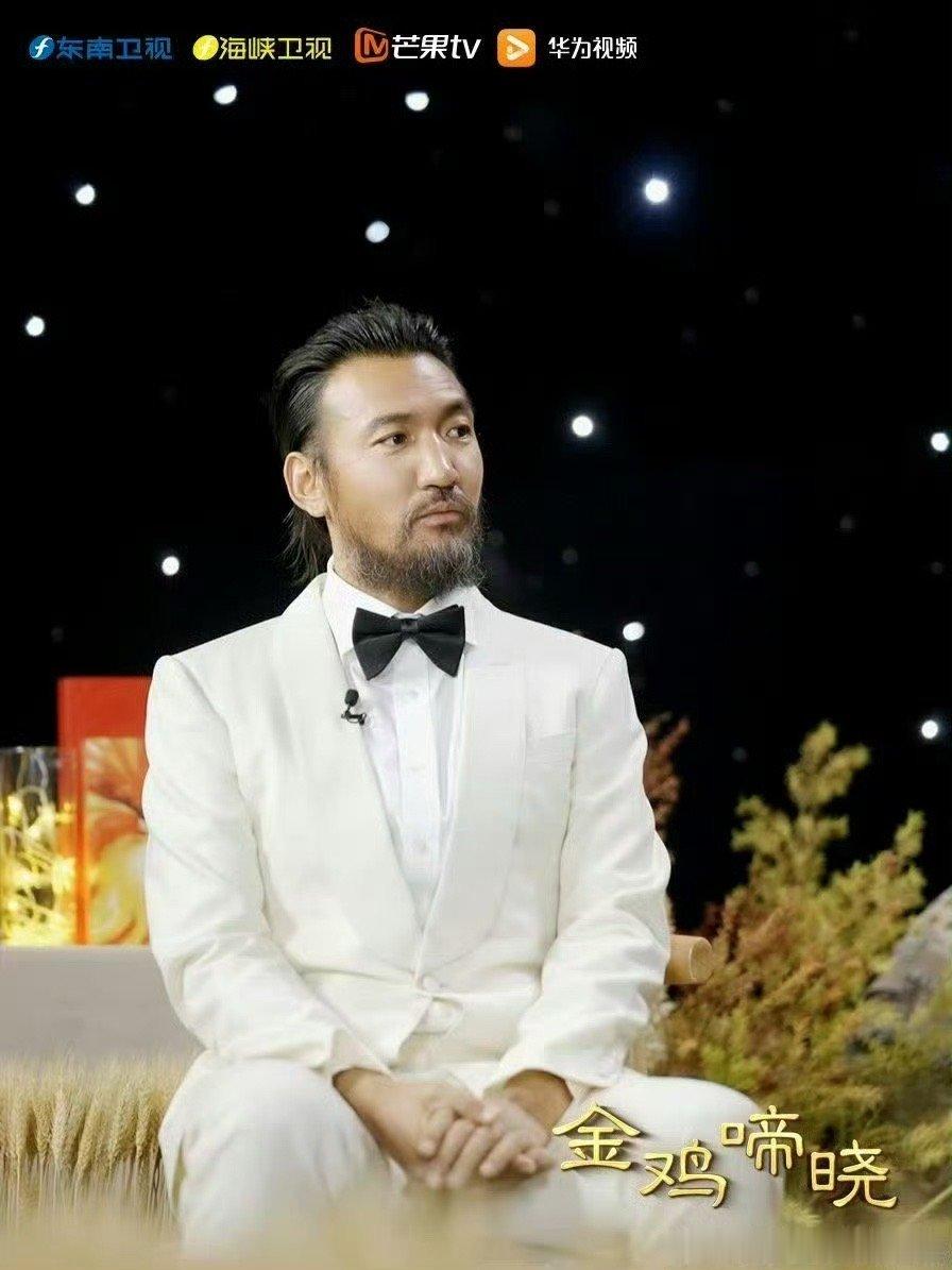 剧圈来了个影帝金巴 影帝金巴加盟《生命树》。他曾是FIRST最佳演员，也是金鸡奖