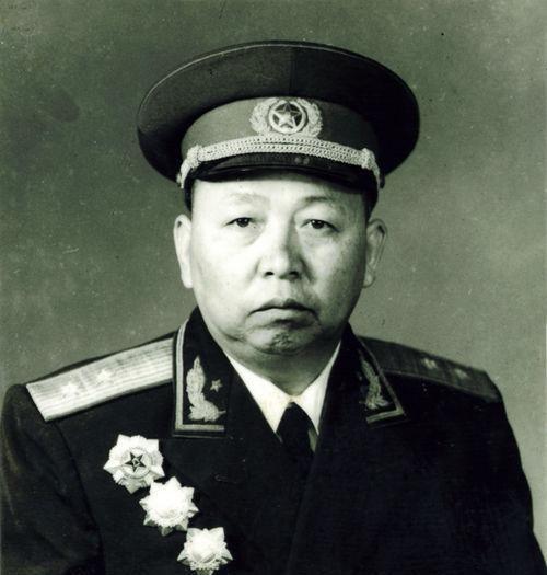 中原野战军两位著名猛将分别以俘获敌军将领数量最多和善于打恶仗闻名，有哪些事迹值得