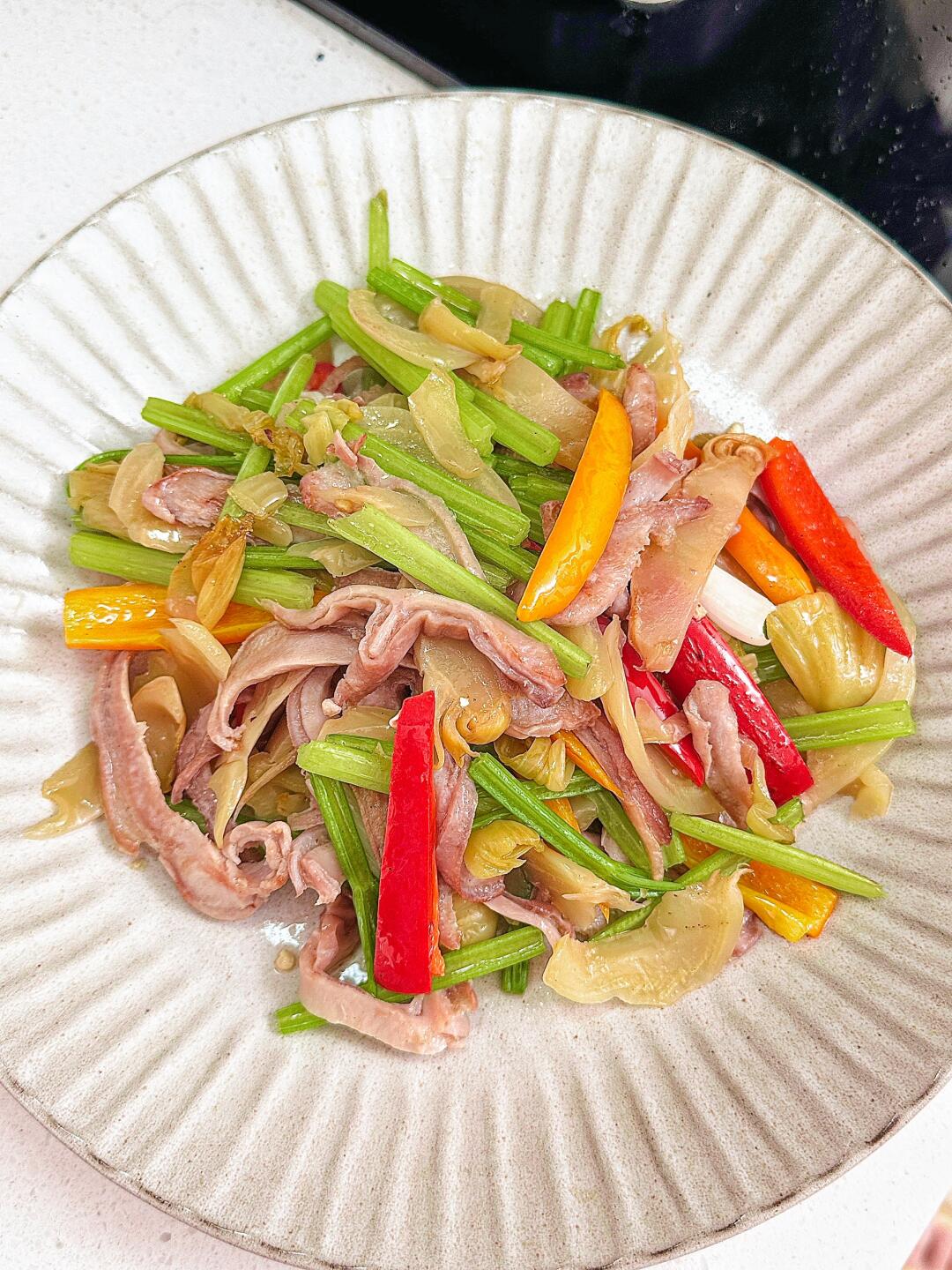 谁懂这碟酸菜炒猪肚的含金量啊‼️‼️