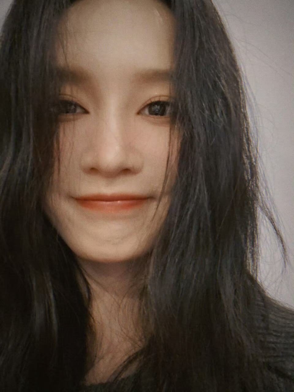 李沁立春晒自拍照李沁立春营业照 李沁立春晒6宫格自拍照营业，怼脸美成啥样了我天李