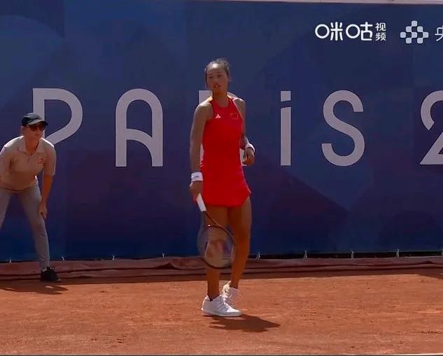 #和安踏一起为中国队加油# 巴黎奥运会网球🎾女单，郑钦文🇨🇳历经三个多小时