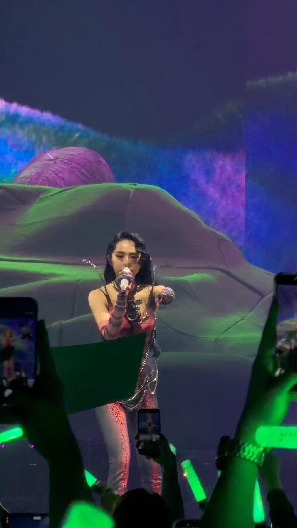 姐妹们快看！蔡依林新巡演消息来了！十四个城市巡回，这阵容太炸了💥 蔡依林新巡演