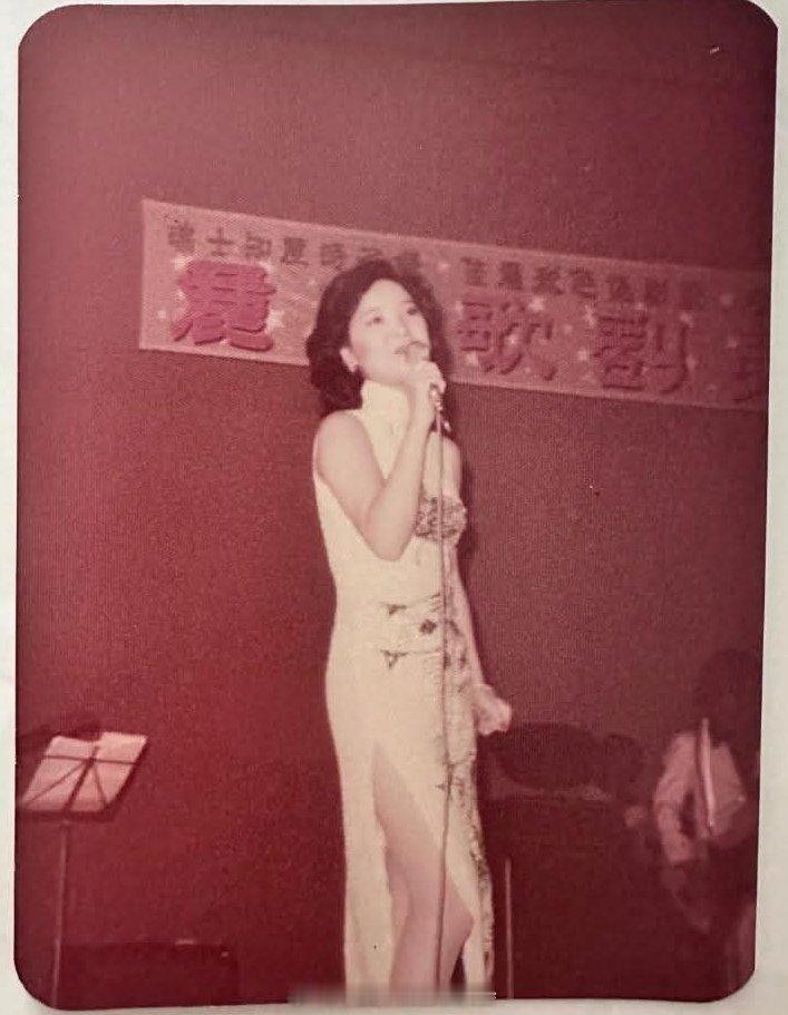 70年代，马来西亚演出。（FB）邓丽君[超话] ​​​