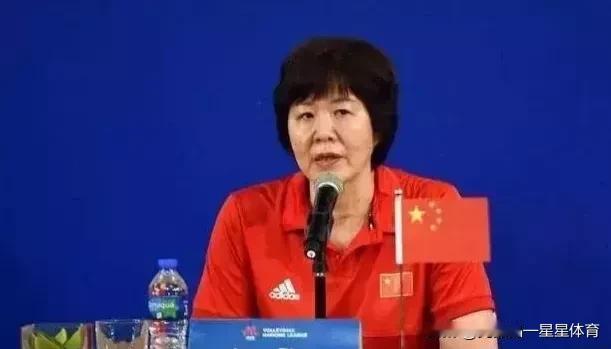 郎平近日建议：巴黎奥运会后，中国女排最好重点培养这12人[玫瑰]

1，吴梦洁（