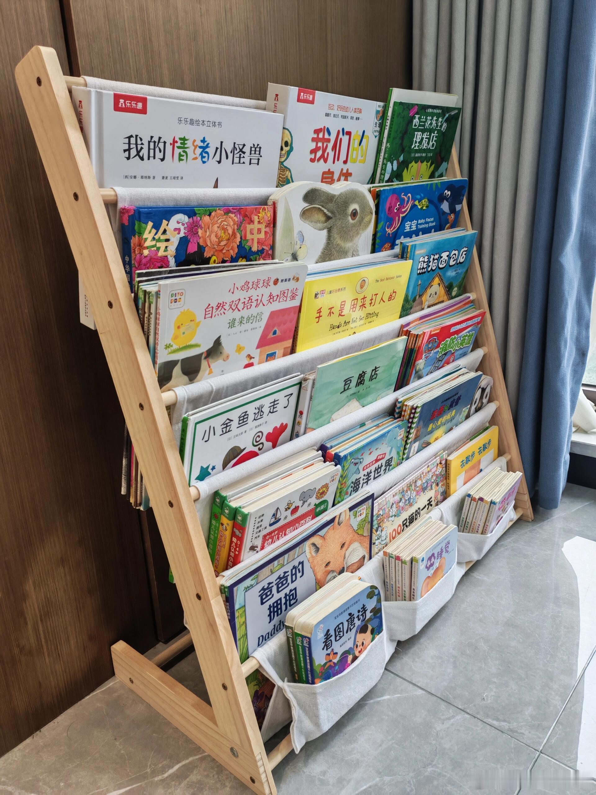 解放老母亲😜儿子的绘本终于有家了本来还想花了一百多买个网红书架结果网友推荐的！