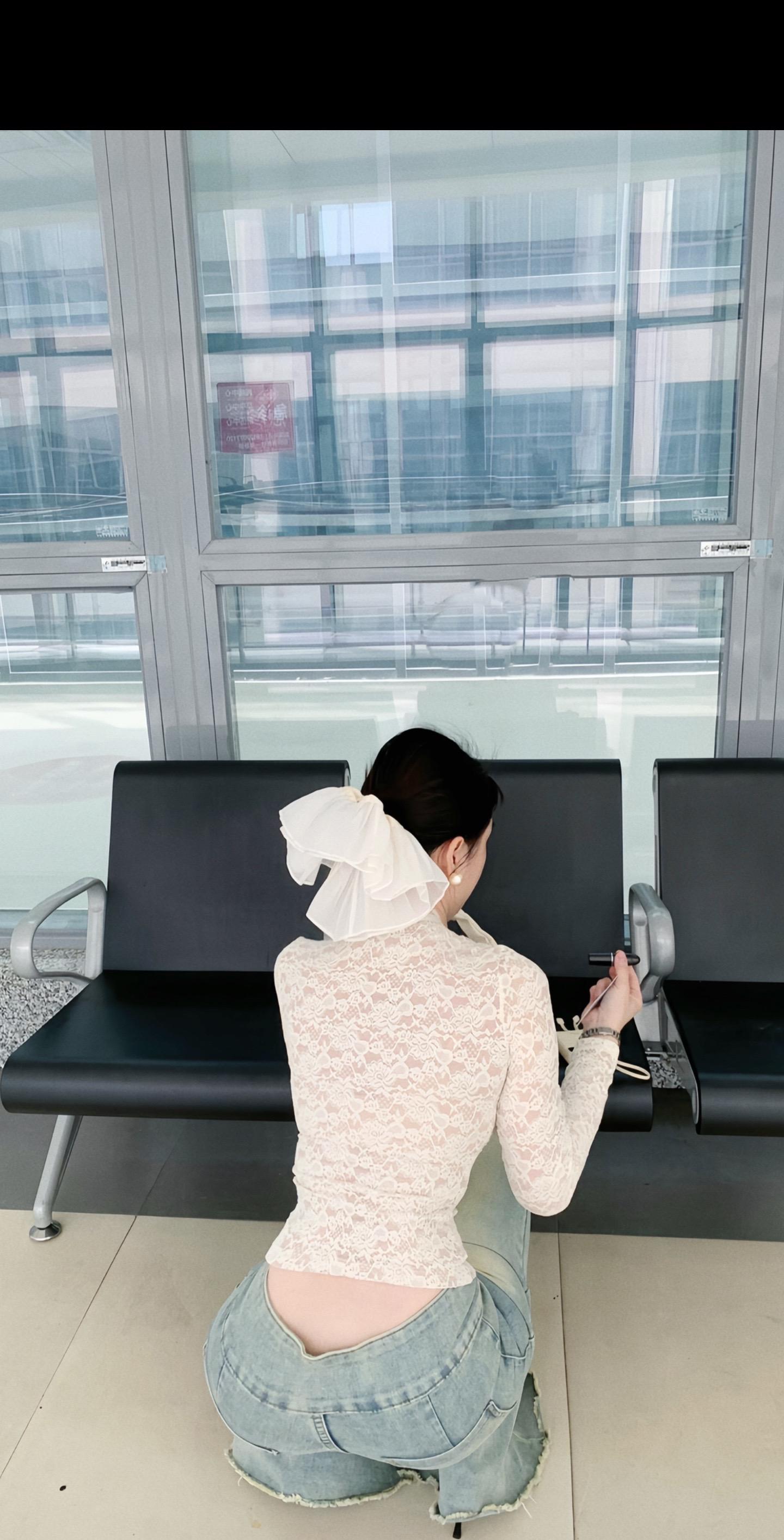 “真正掌控你情绪的 是我 你得承认”