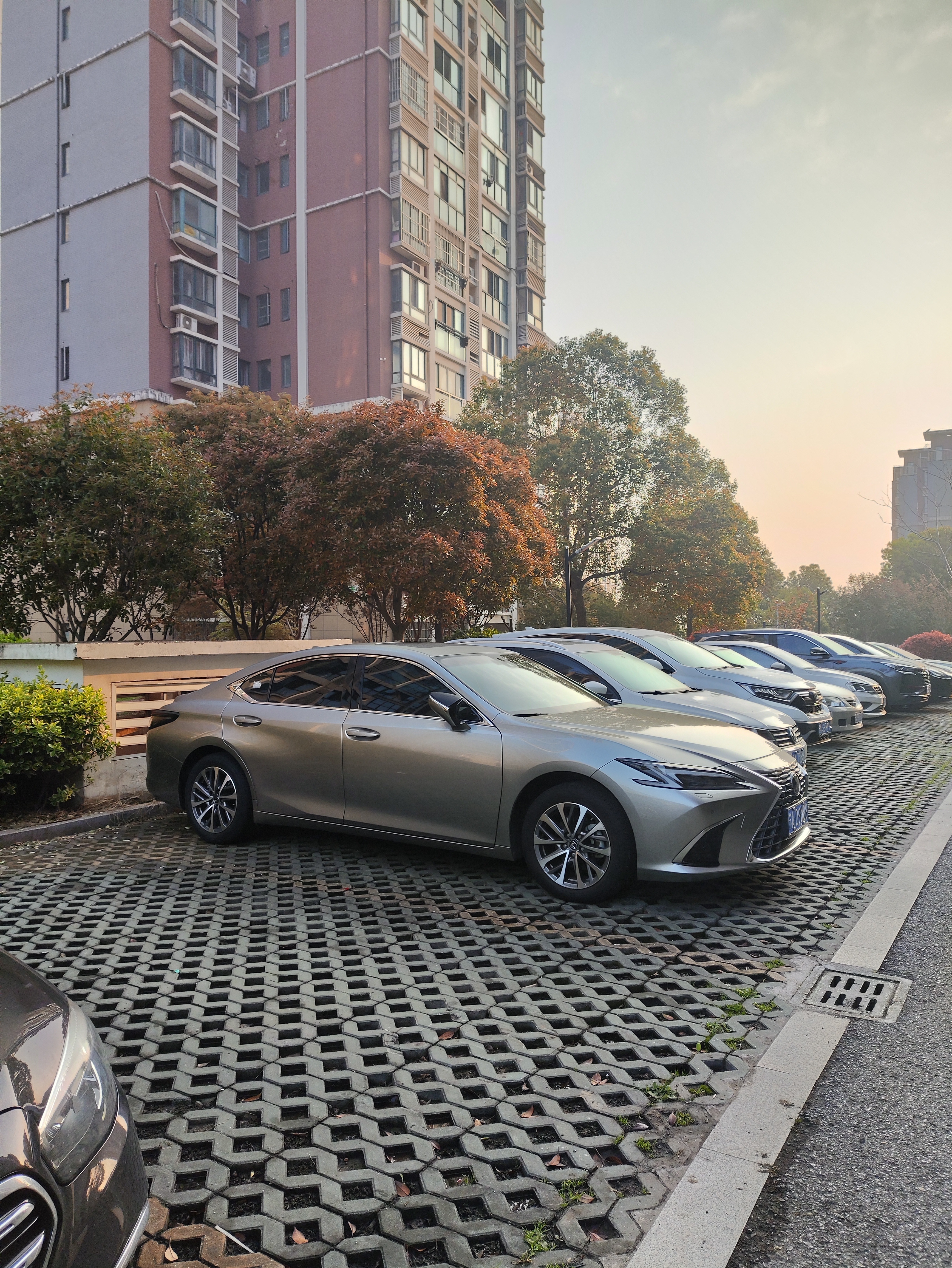 各家车企又要陆续发布三月和一季度成绩了，等等看，不过放眼全球前十车企，好像没有一