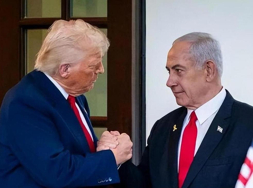 反对特朗普的浪潮国际化，美国前景确实堪忧。2025年4月，特朗普第二任期刚俩月，