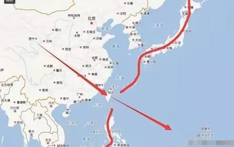 现在美国应该跳着脚骂日本和菲律宾成事不足，败事有余。原本美国辛辛苦苦打造的第一岛