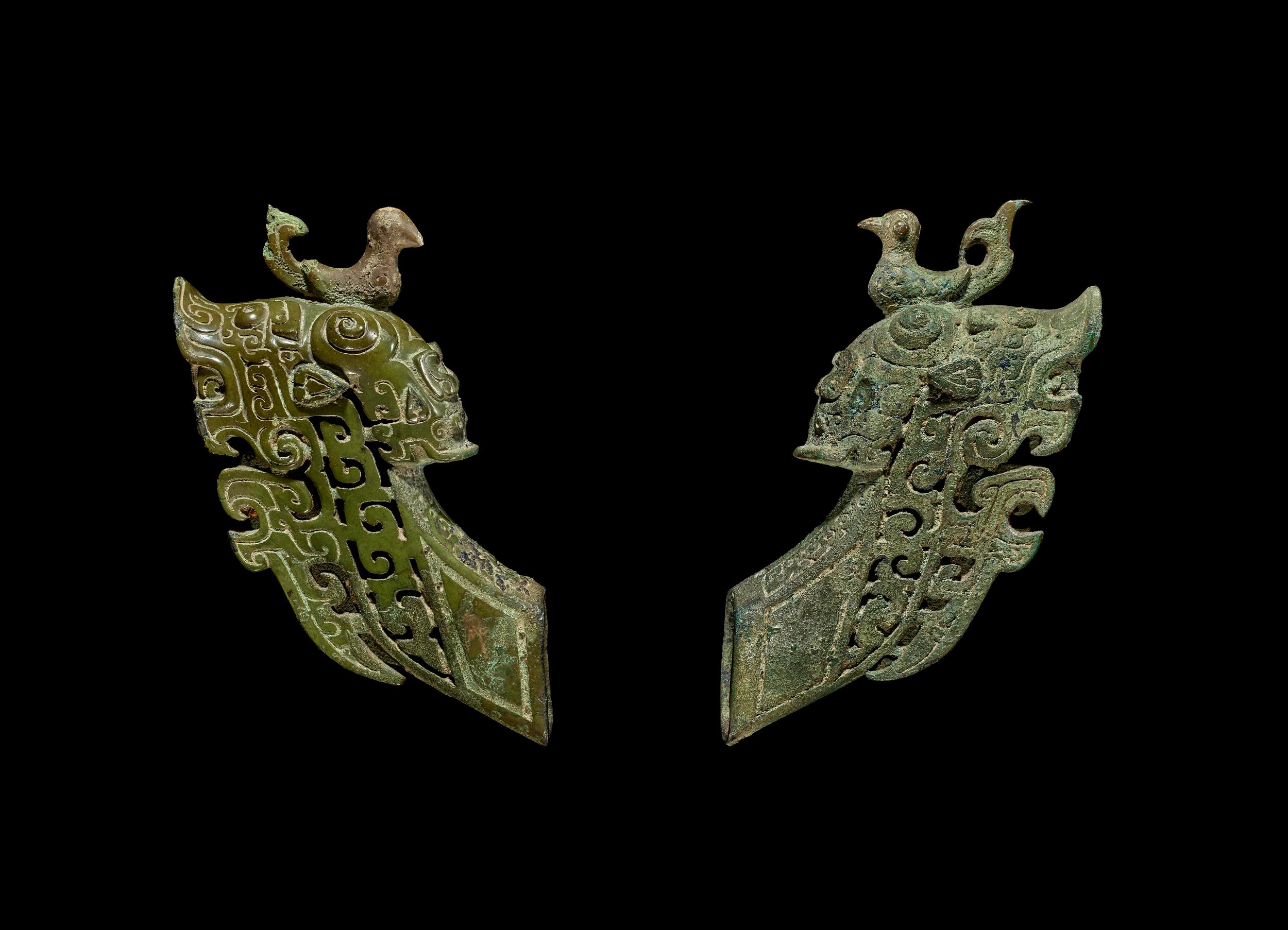 每天一件青铜器 大英博物馆收藏的一对商末周初车饰件. 官网资料说长20cm 不知