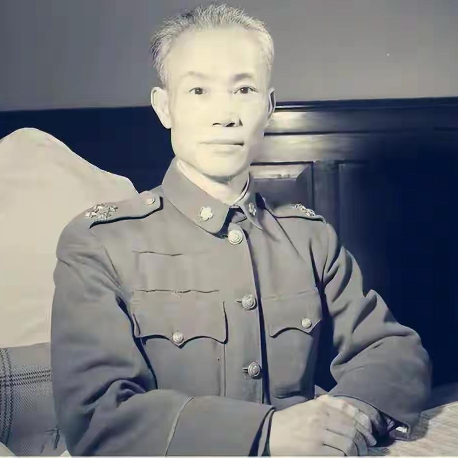 蒋经国明明知道，是陈诚在暗中帮助吴石家人，为何睁只眼闭只眼？
 
这句耐人寻味的