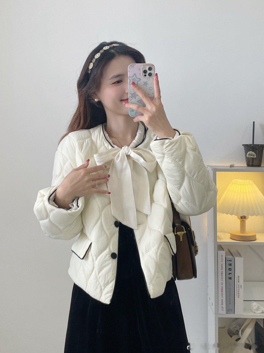 1/17晚20：00年底最后一次上新咯[心]轻薄款的羽绒服，颜色糯叽叽的，好温柔