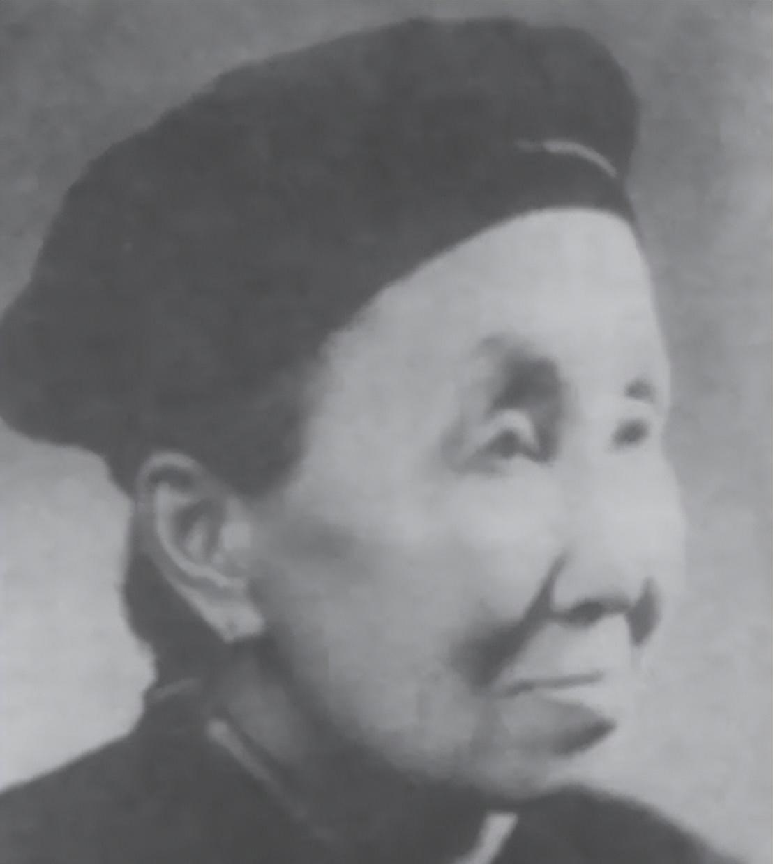 1950年蒋介石姐姐被判处死刑，周总理多次求情未果，她背后隐藏的特殊身份竟是这个