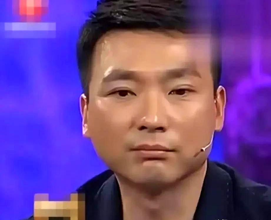 “国脸”康辉，为啥一辈子没要孩子？
 

他母亲离世后，康辉回家整理遗物，翻出了