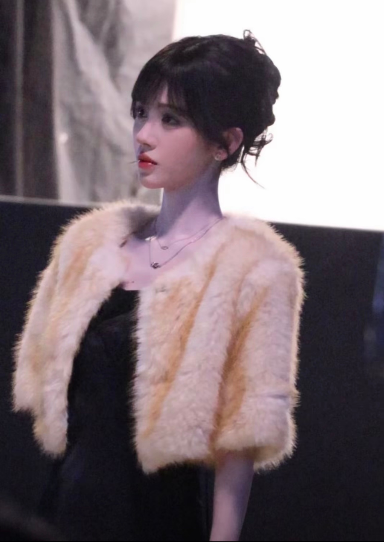 比不上女顶粉丝的凝聚力 就一直当跳梁小丑吧又开除杂志销量啦 又开除ccl销量啦 