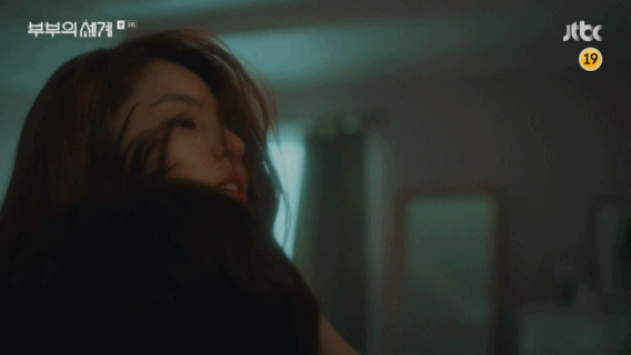 韩素希自拍，她与柳俊烈的恋情备受争议