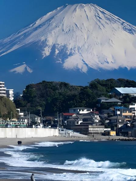 我一同学在日本生活有10年了，昨天我们聊了一会，她说这些天，日本国内的气氛有些紧