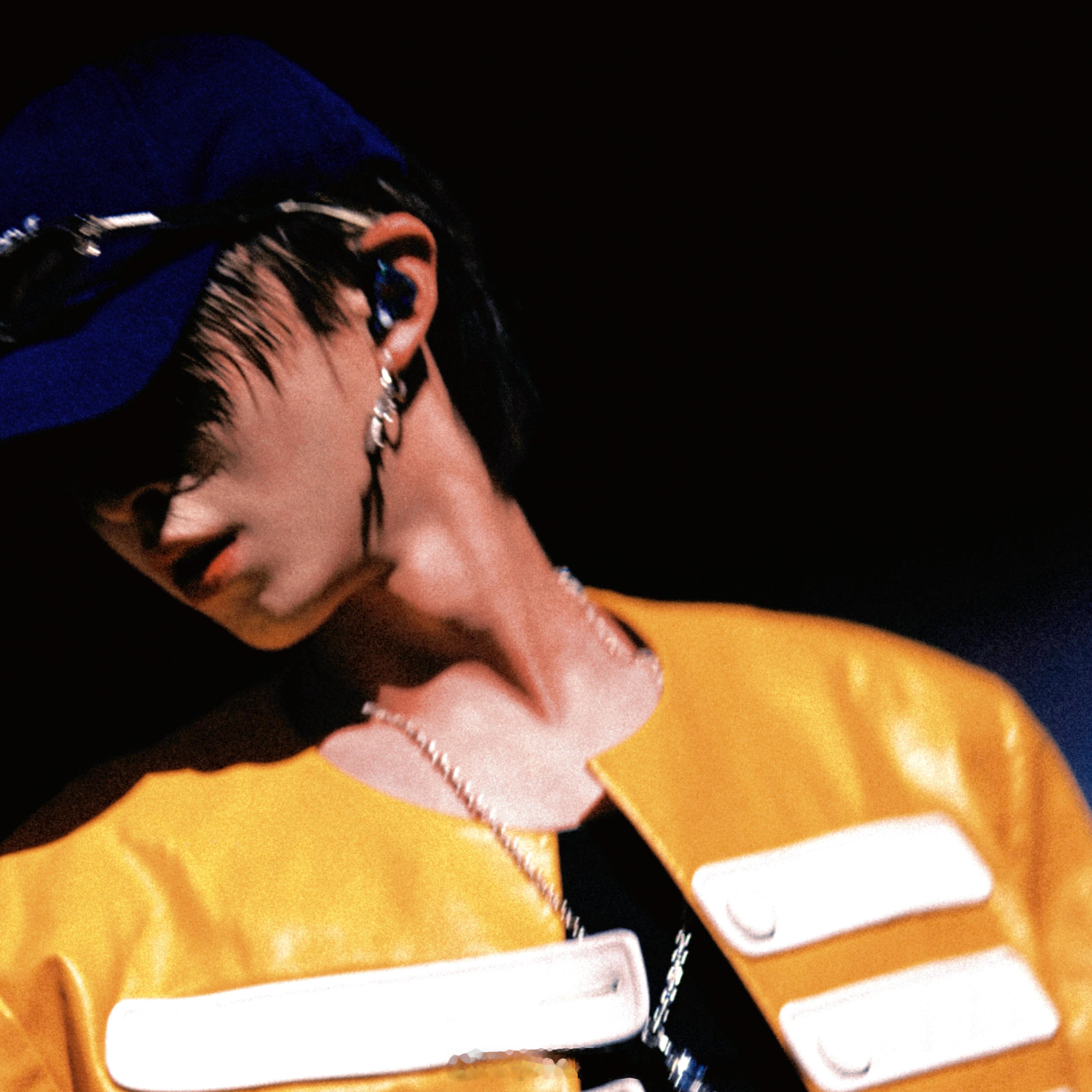 𝑺𝒉𝒂𝒓𝒆 🍹 何浩楠成男魅力展示中 