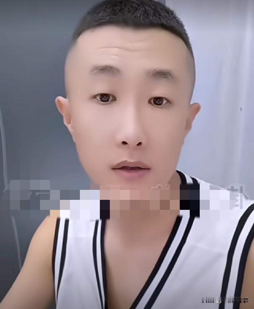 胡闹四处借钱！

           近两天看“嫂家”胡闹直播，逢人连麦互动就