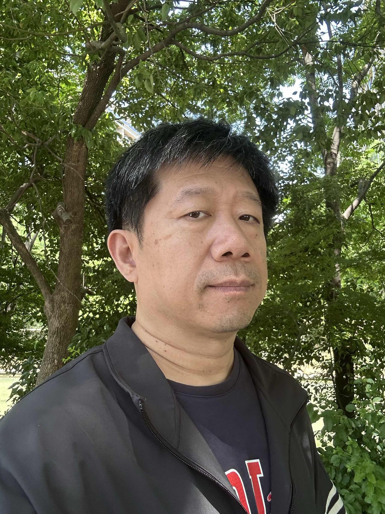花 50 大元，理了个发。