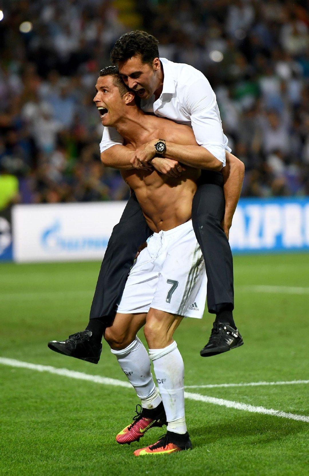 时隔10年，阿韦洛亚再次回到欧冠赛场。· 10年前随皇马赢得了队史11冠；· 欧