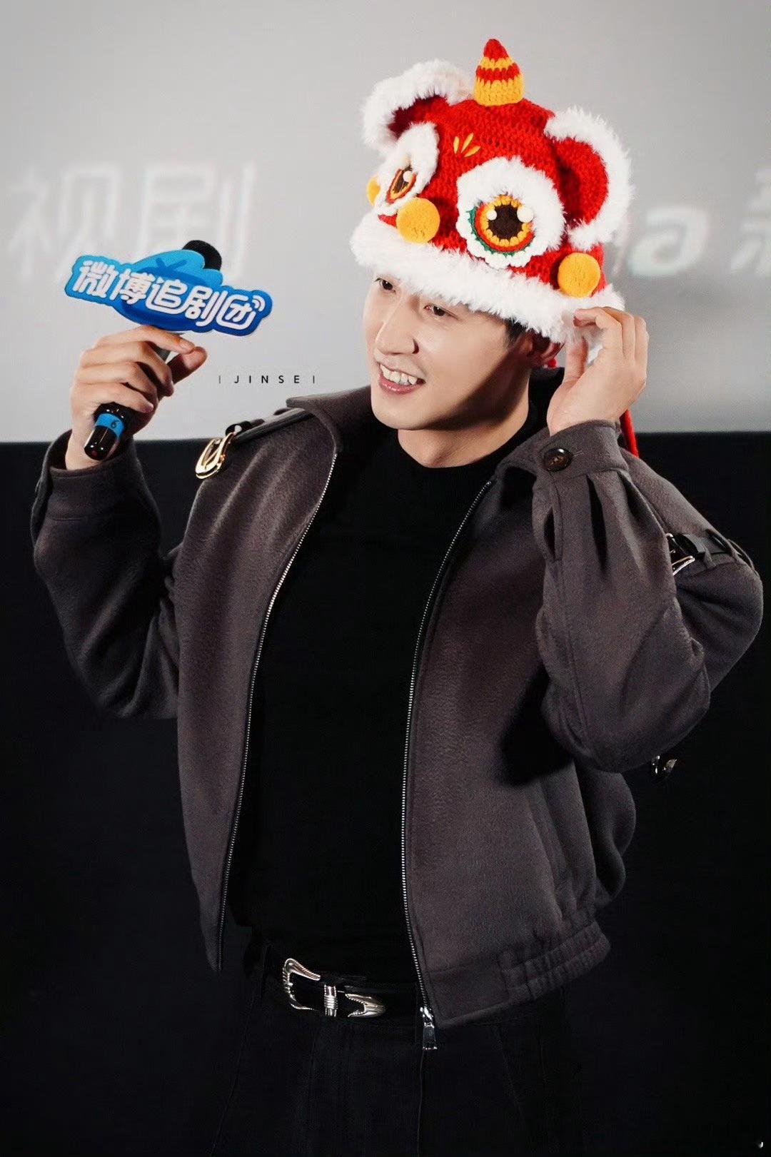 早知道黄景瑜这么搞笑留春晚看了 谁懂黄景瑜的综艺感！随时随地都能演节目，这么搞笑