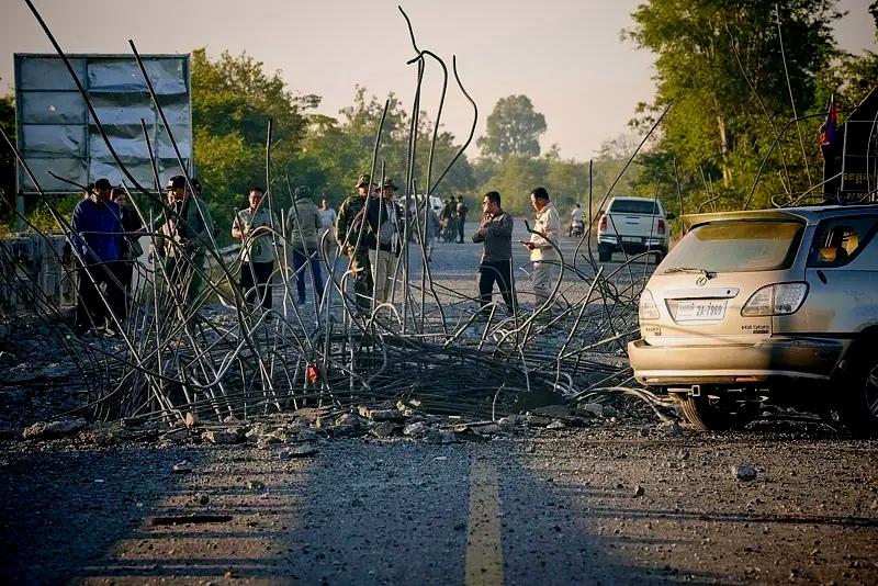 边境又打炮了！泰国火力没停，柬埔寨老百姓遭殃

柬埔寨国防部那边23号开了个发布