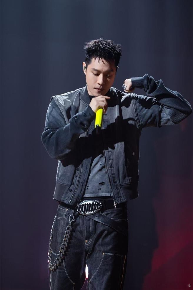 班尼 周汤豪金曲奖演出一结束就直奔无锡参加《说唱巅峰对决2026》会外赛《我要上