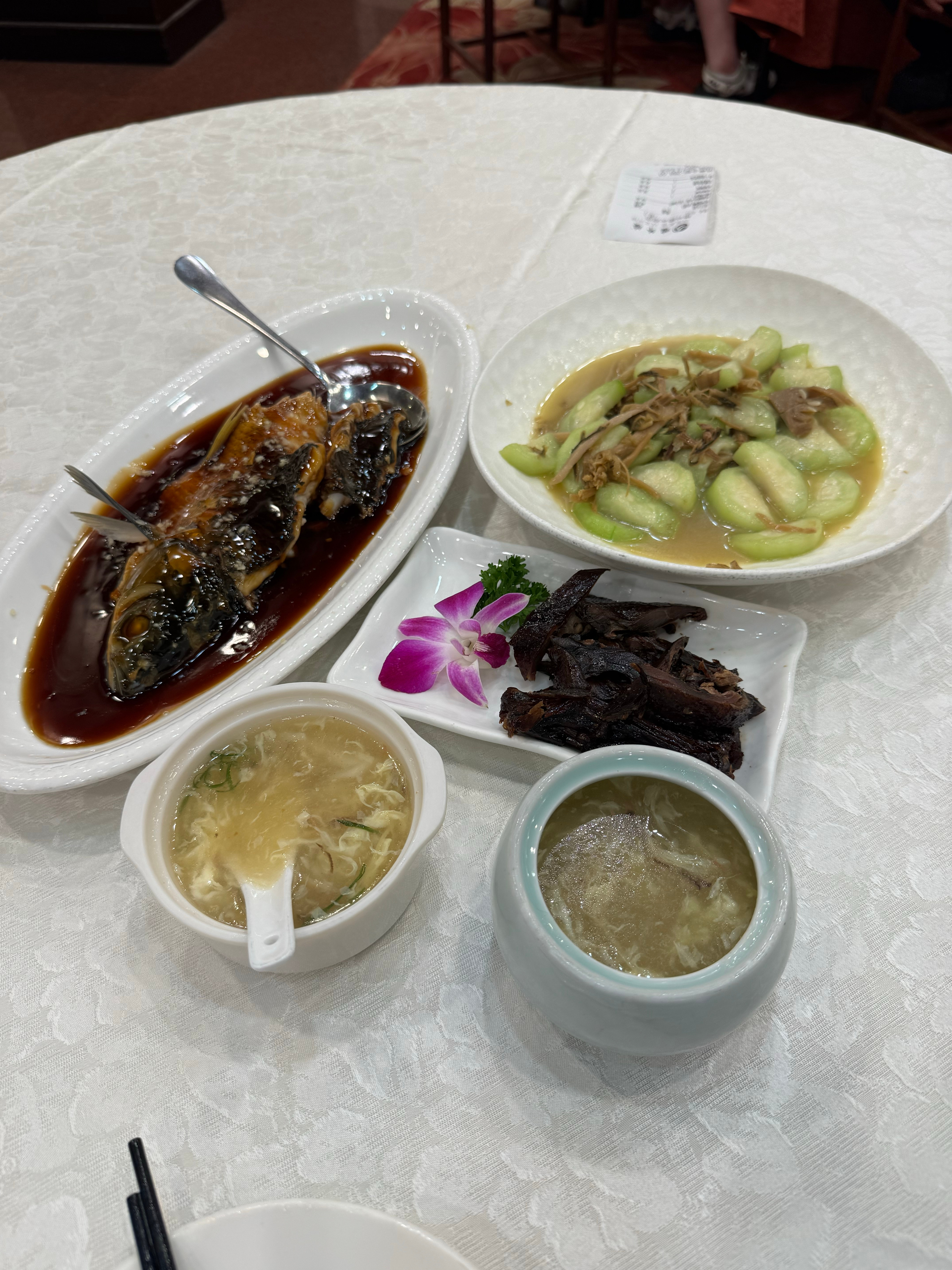触发夏季固定任务之和来杭州玩的朋友吃楼外楼