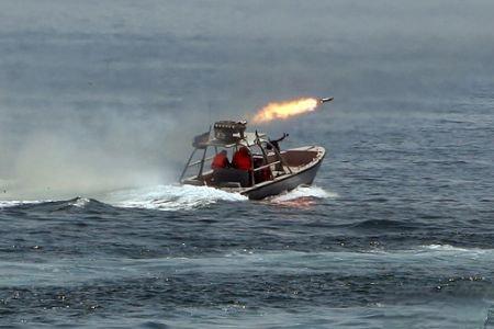 伊朗海军并未归零
他们还有几艘快艇，艇上有枪有炮，可以轻松制服万吨商轮（印度货船