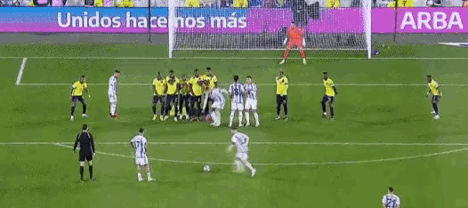 都是一剑封喉？或许！[笑哭]但梅西让人激动兴奋，C罗却要人气愤骂街，不都是为进球