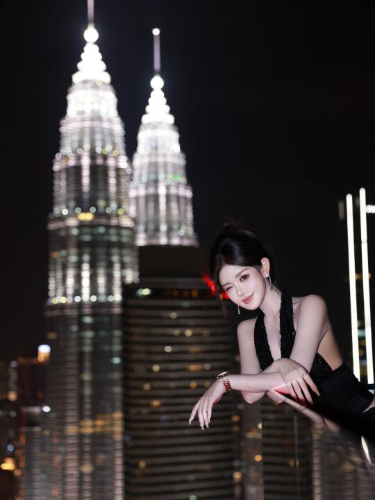 终于来到小说里的A市~吉隆坡双子塔🌌