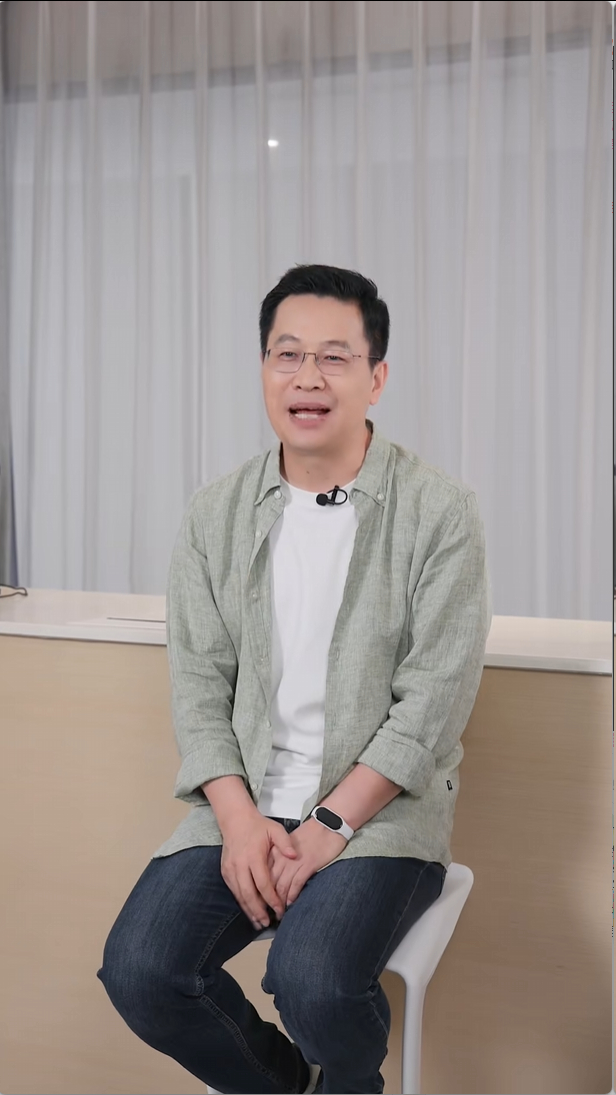 卢伟冰爆料直播我一回来就听到了非常劲爆的消息卢总直接说了即将发布玄戒新的芯片，叫