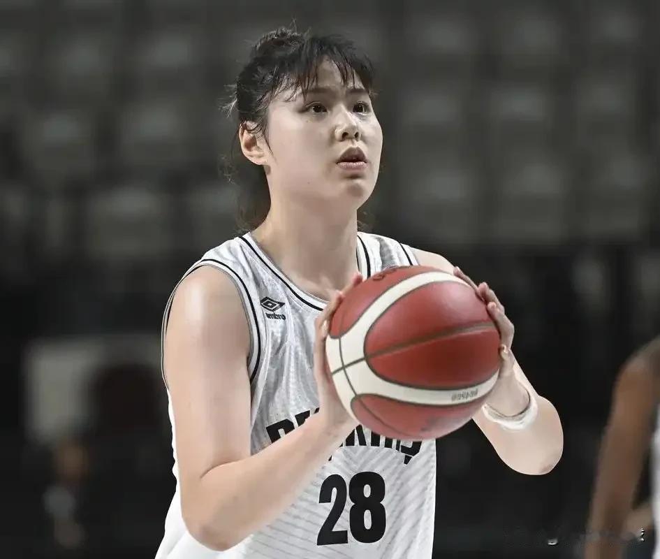 今天李月汝效力的博德鲁姆女篮在土耳其联赛中60-78大比分不敌加拉塔萨雷女篮，开