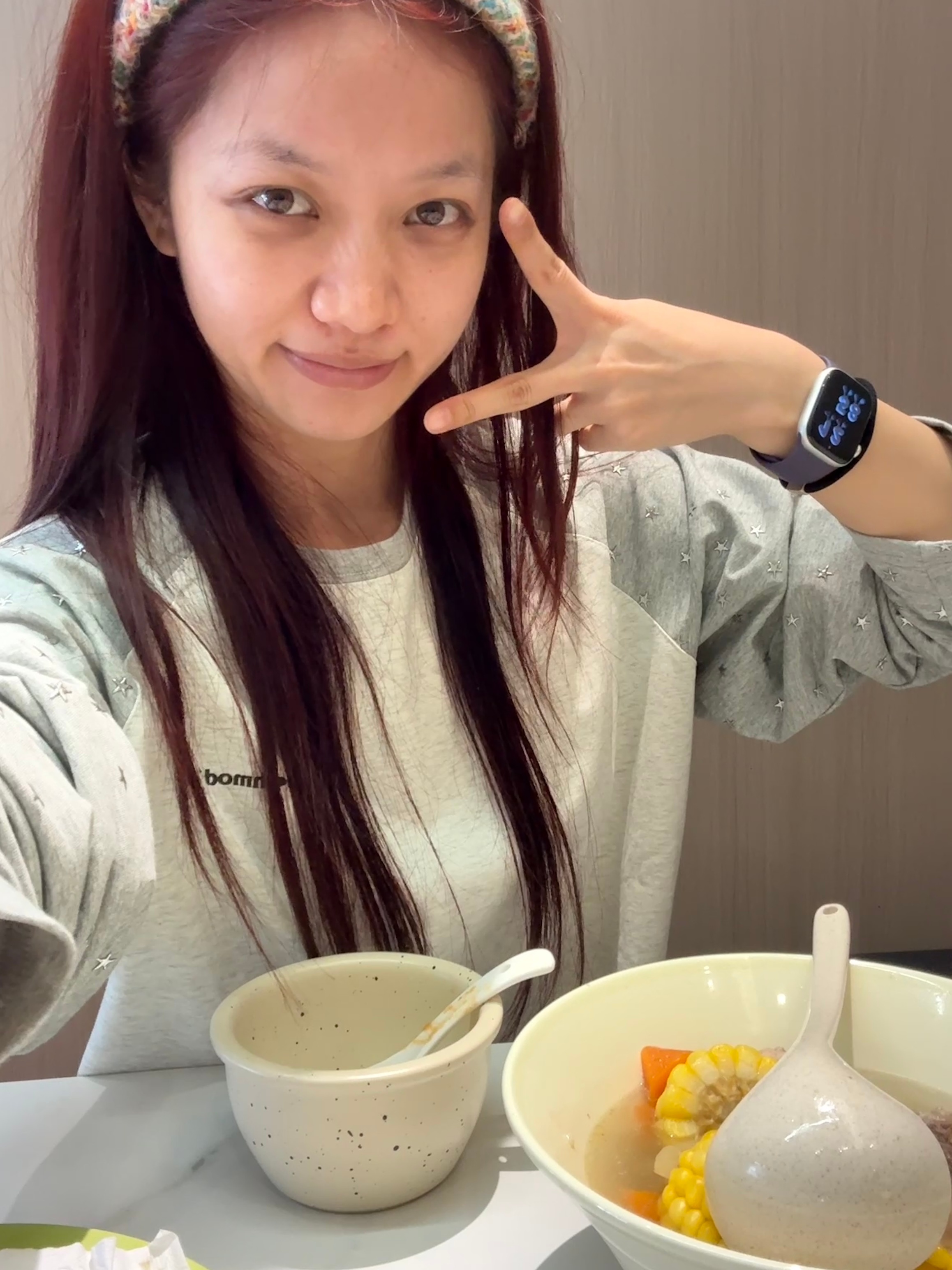 对自己那是不知道有几好哦插的花那是不知道有几丑哦 上午去中医医院了 被扎了几针 