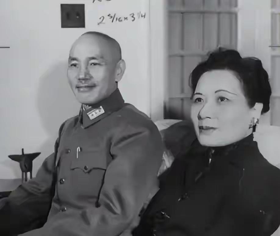 陈赓在押解南京途中脱身，戴笠请示派特务抓捕，老蒋怒：你想害我

这事要是搁在评书