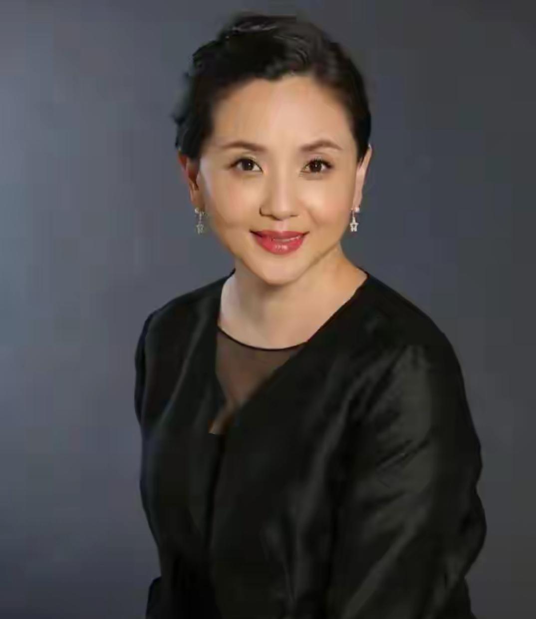 59岁陶慧敏近况曝光！没有守寡10年，老公是初恋，女儿比她还漂亮娱乐 明星