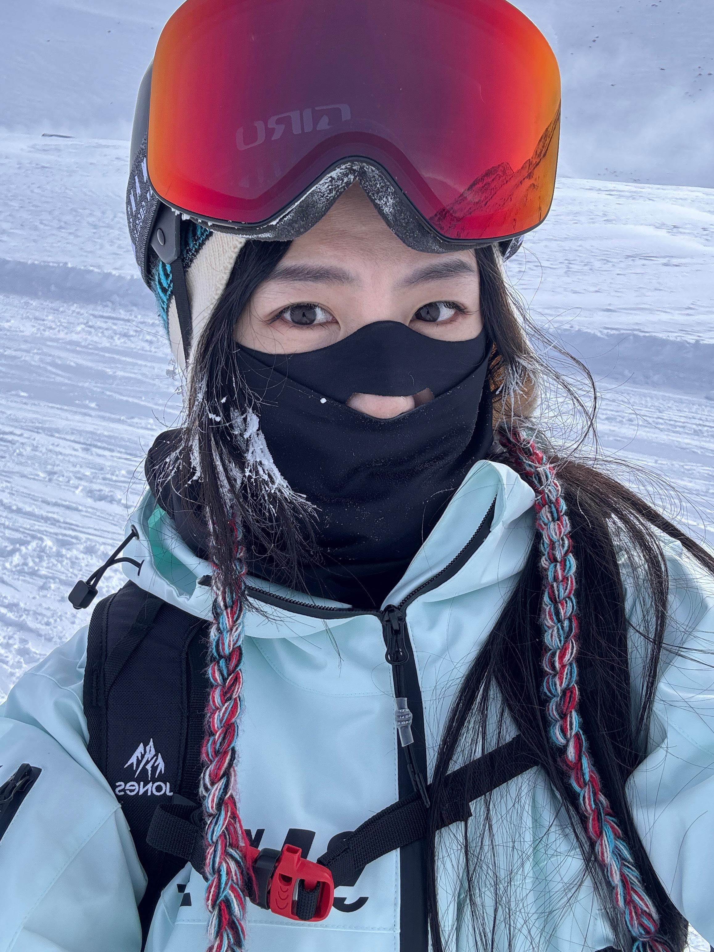 开工大吉，这无痕及腰粉雪我先冲了！！（等我冲完给大家发开工红包🧧）雨丝的日常滑