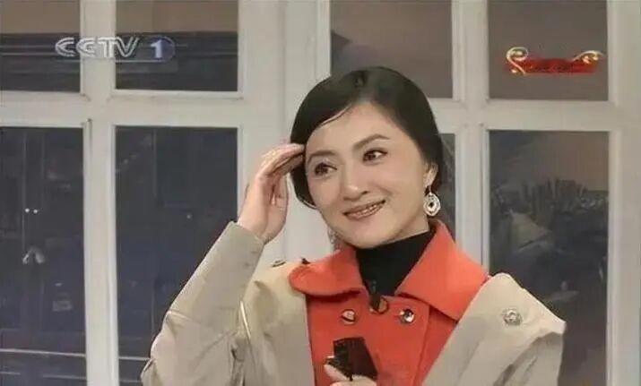 从春晚沦落到精神病院，“小品女王”走到这一步，实在令人惋惜
   
曾经，她是春