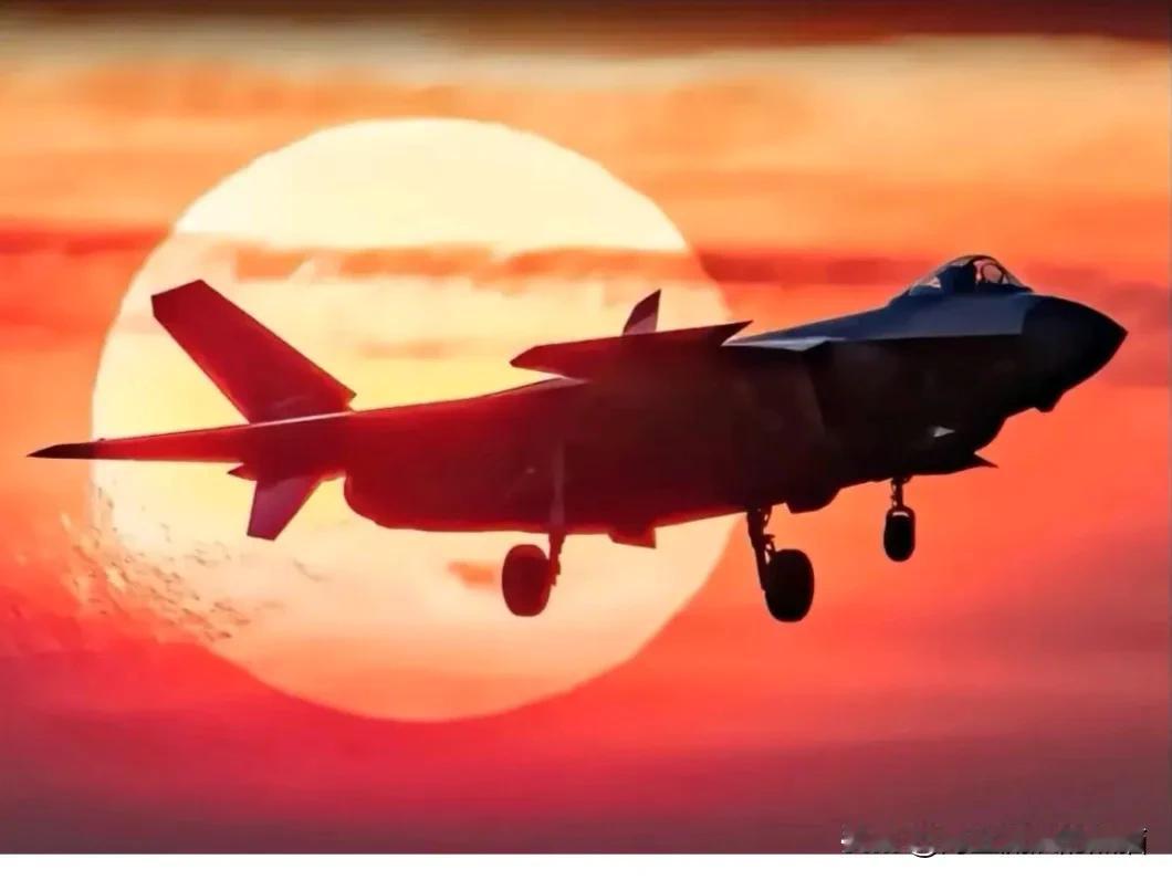 今天刷到一组超震撼的图片，是战机与晚霞的顶配组合。原来空军主力战机与夕阳同框能这
