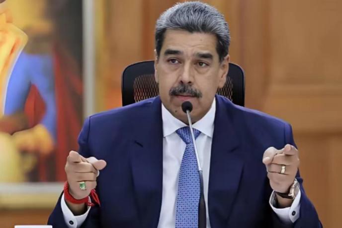 马杜罗依然是委内瑞拉的总统，目前，罗德里格斯以“代总统”身份行使全部总统职权，任