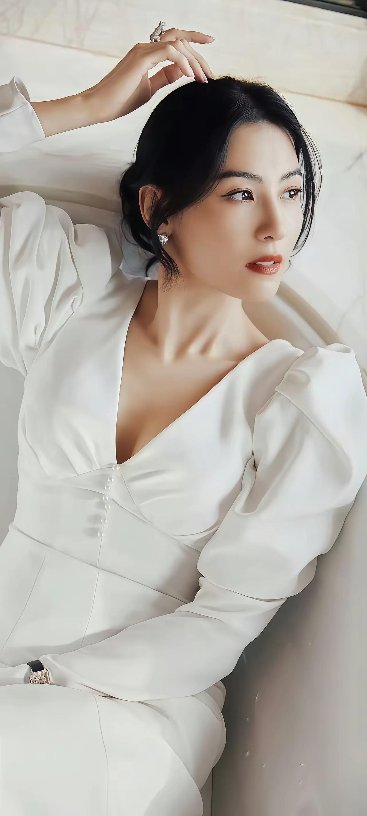 不要去想太过遥远的未来，也不要去懊悔无法改变的过去。如果总纠结于“如果当初”或是